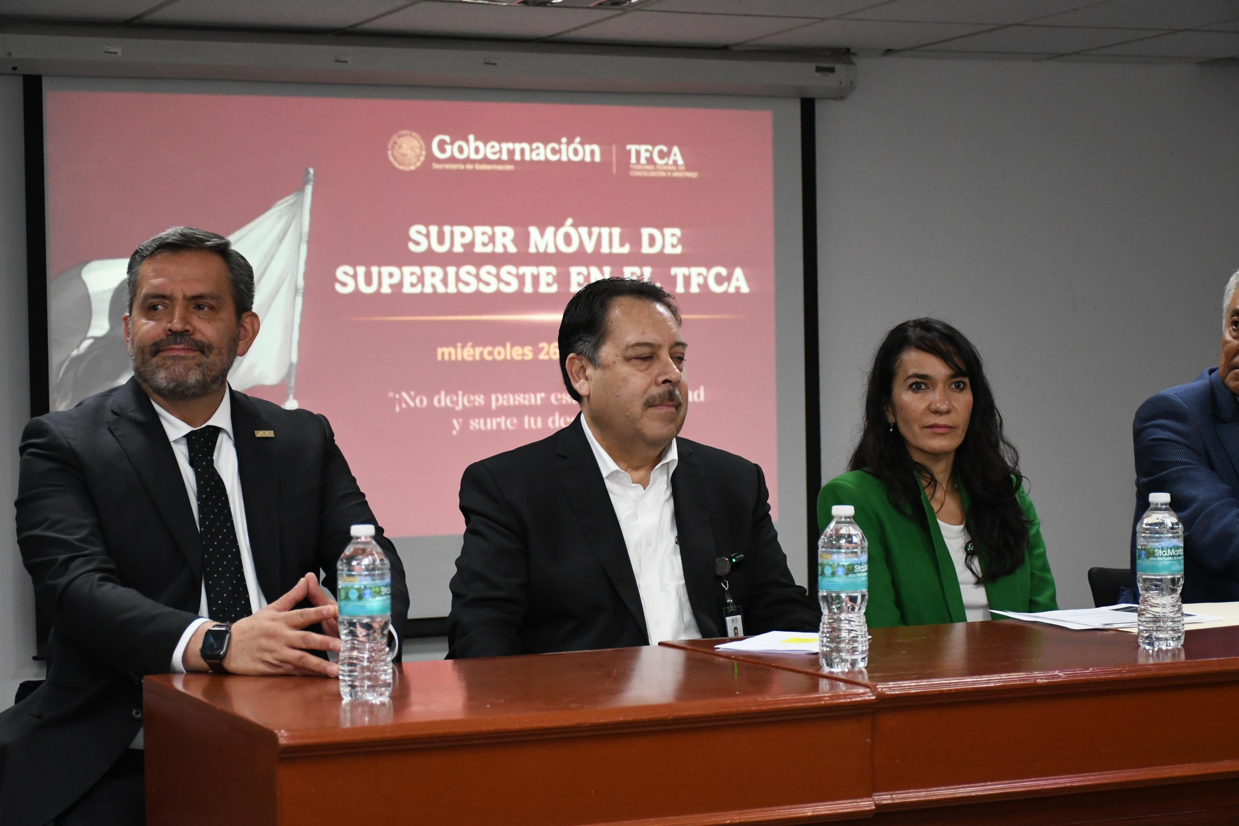 Inauguración de la Unidad Móvil de SuperISSSTE en el Tribunal Federal de Conciliación y Arbitraje